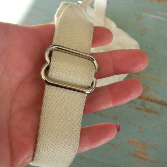 COACH Signature LOGO CANVAS/LEATHER POPPY SILVER/BEIGE Swingpack CROSSBODY BAG - Picture 8 of 10